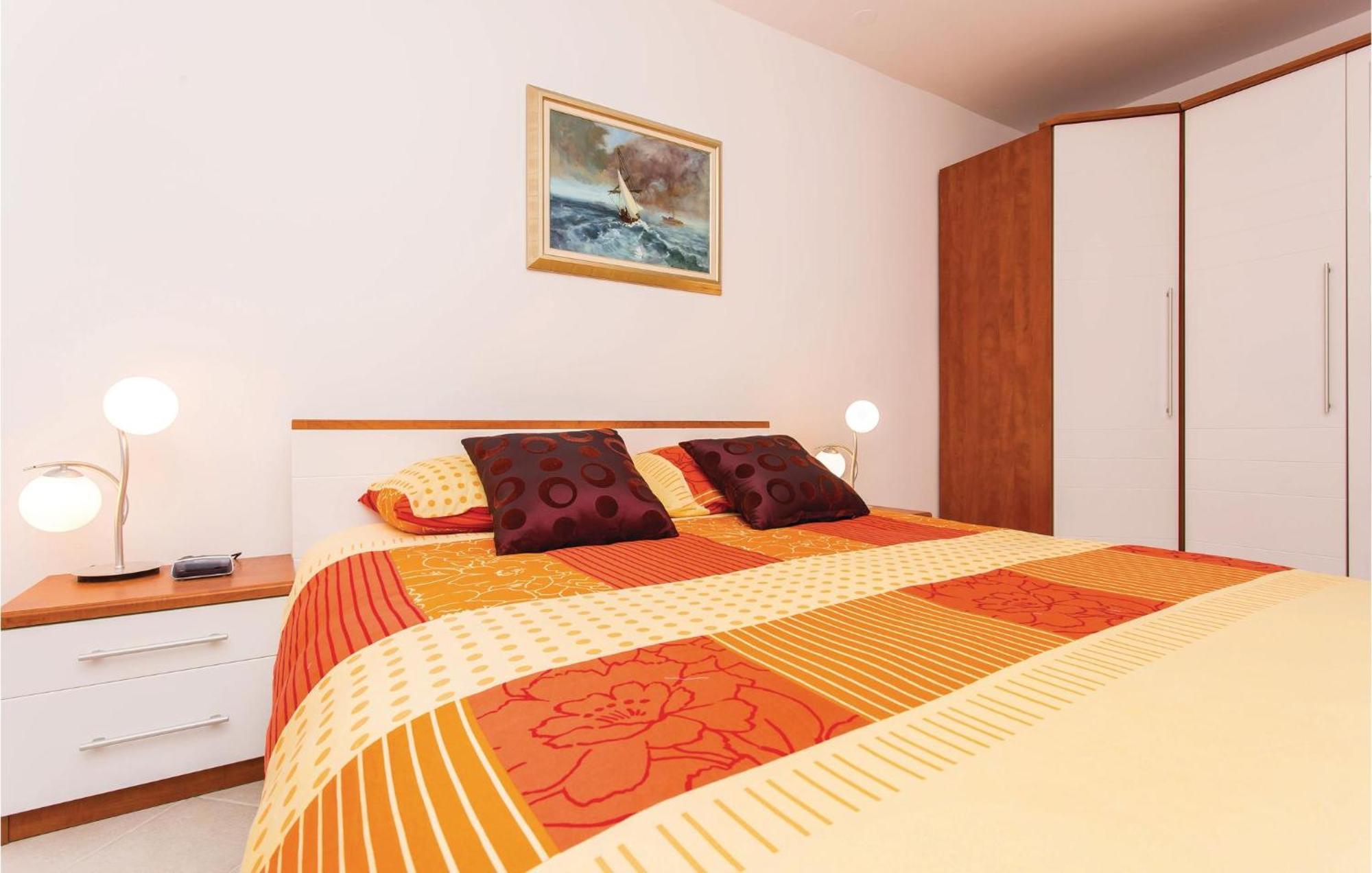 Amazing Apartment In Njivice With Wifi Exterior photo